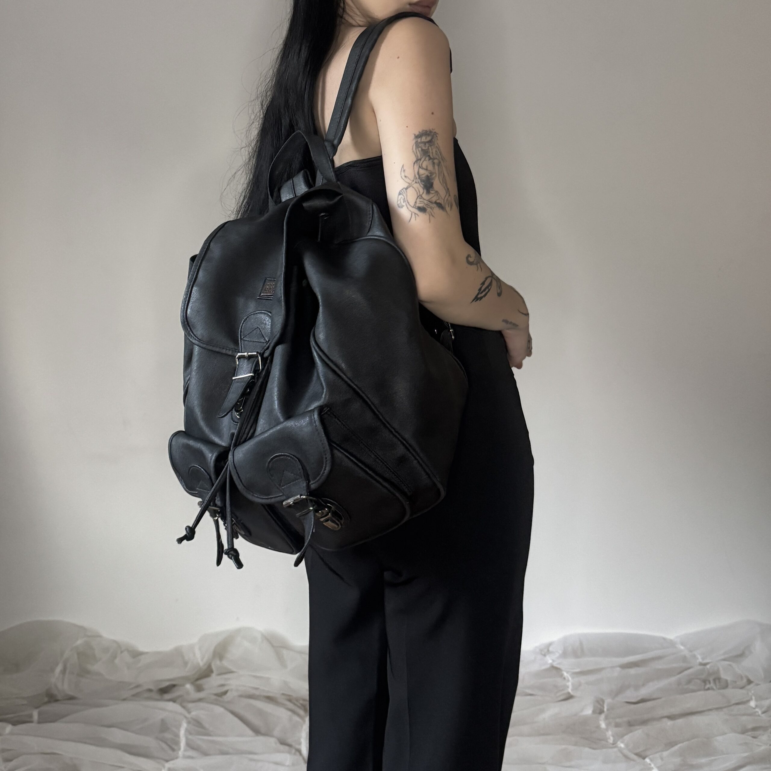 BLACK LEATHER BACKPACK - Obrázek 3