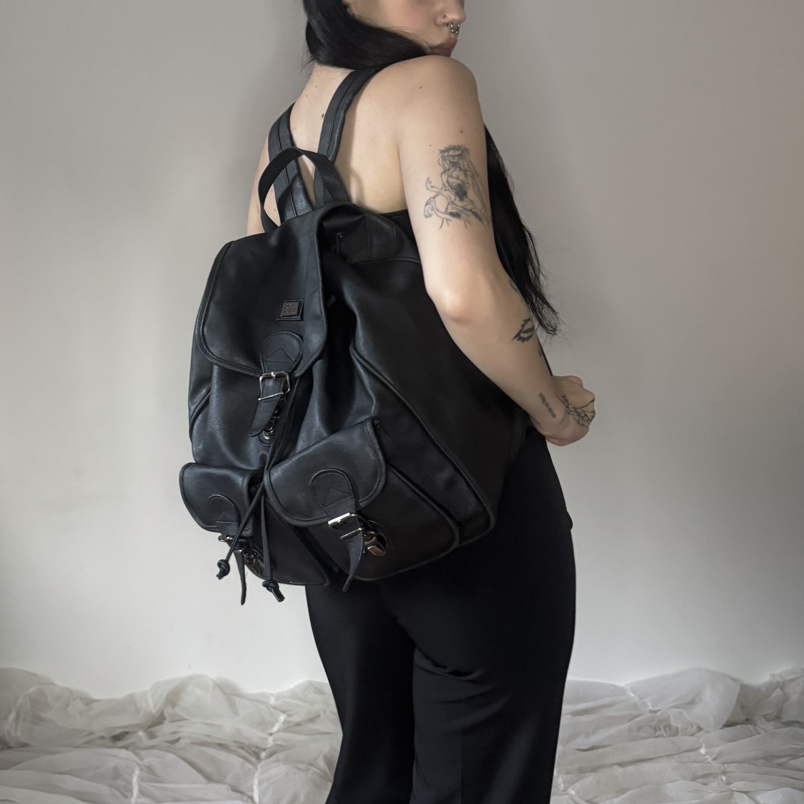 BLACK LEATHER BACKPACK - Obrázek 4