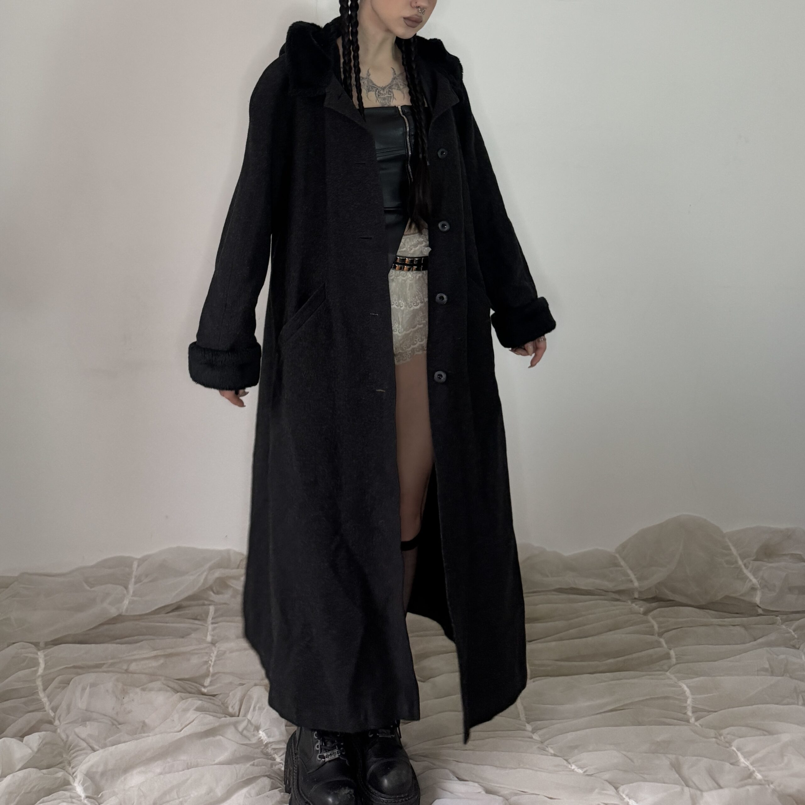 WOOL COAT w FUR DETAILS