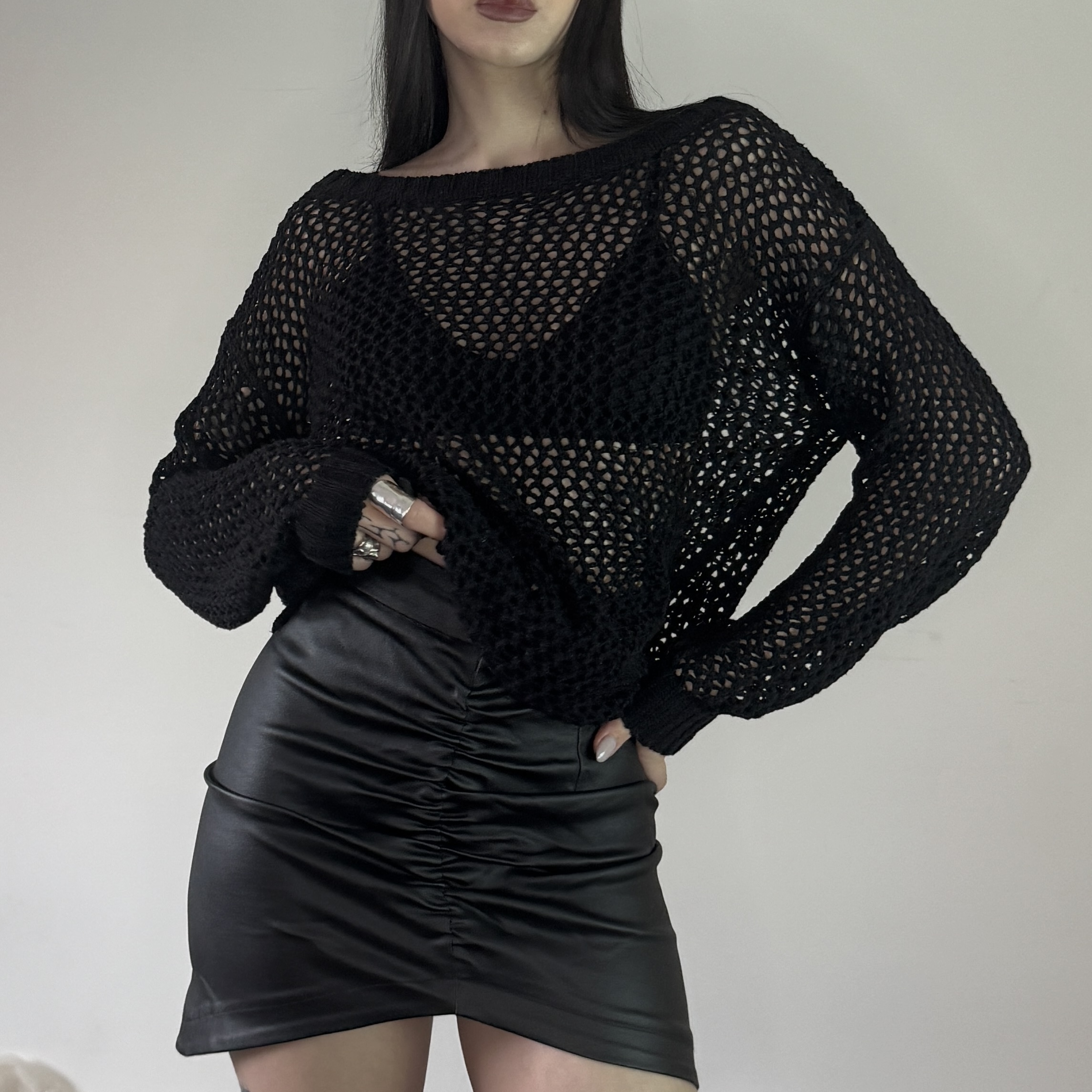 BLACK SWEATER - Obrázek 2