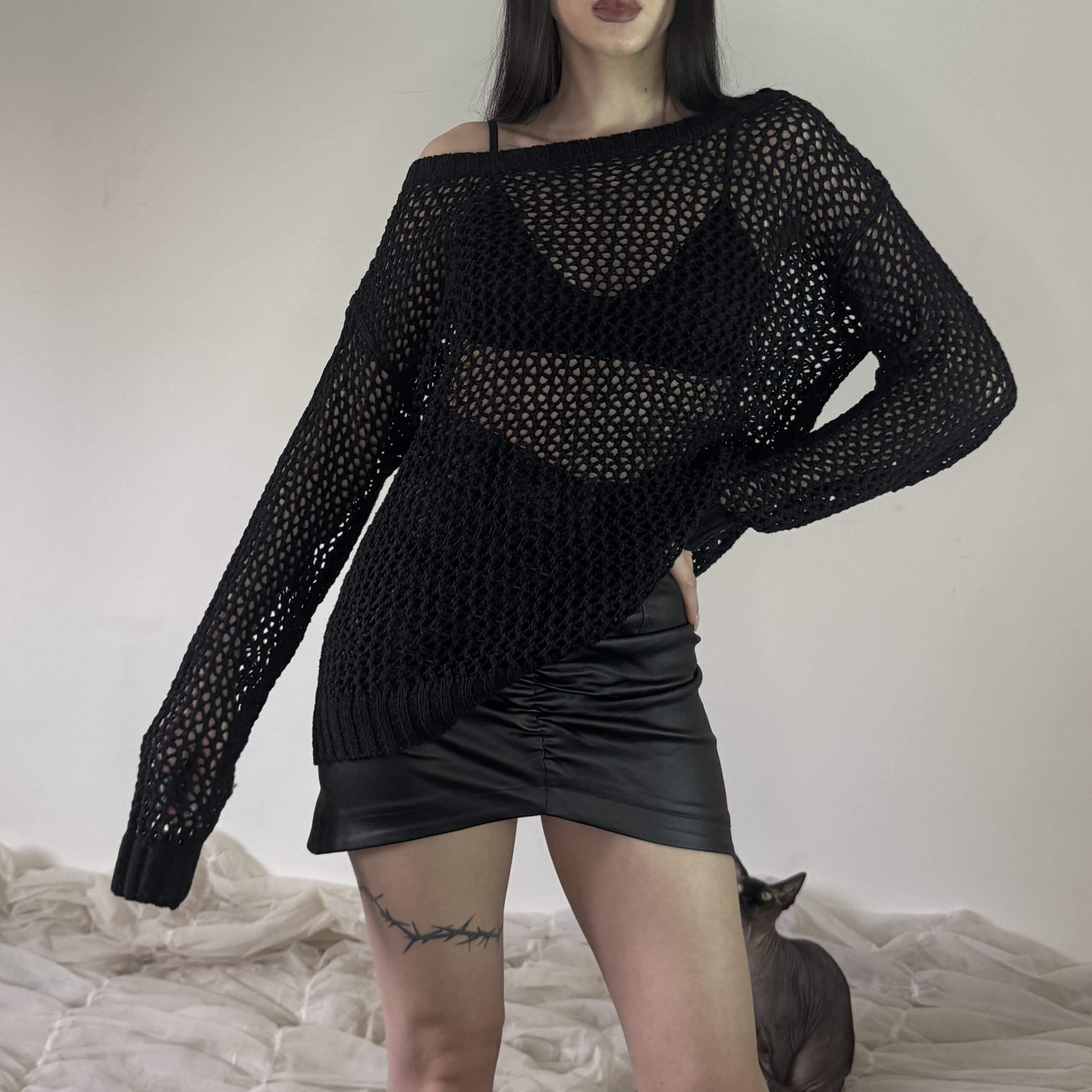 BLACK SWEATER - Obrázek 4