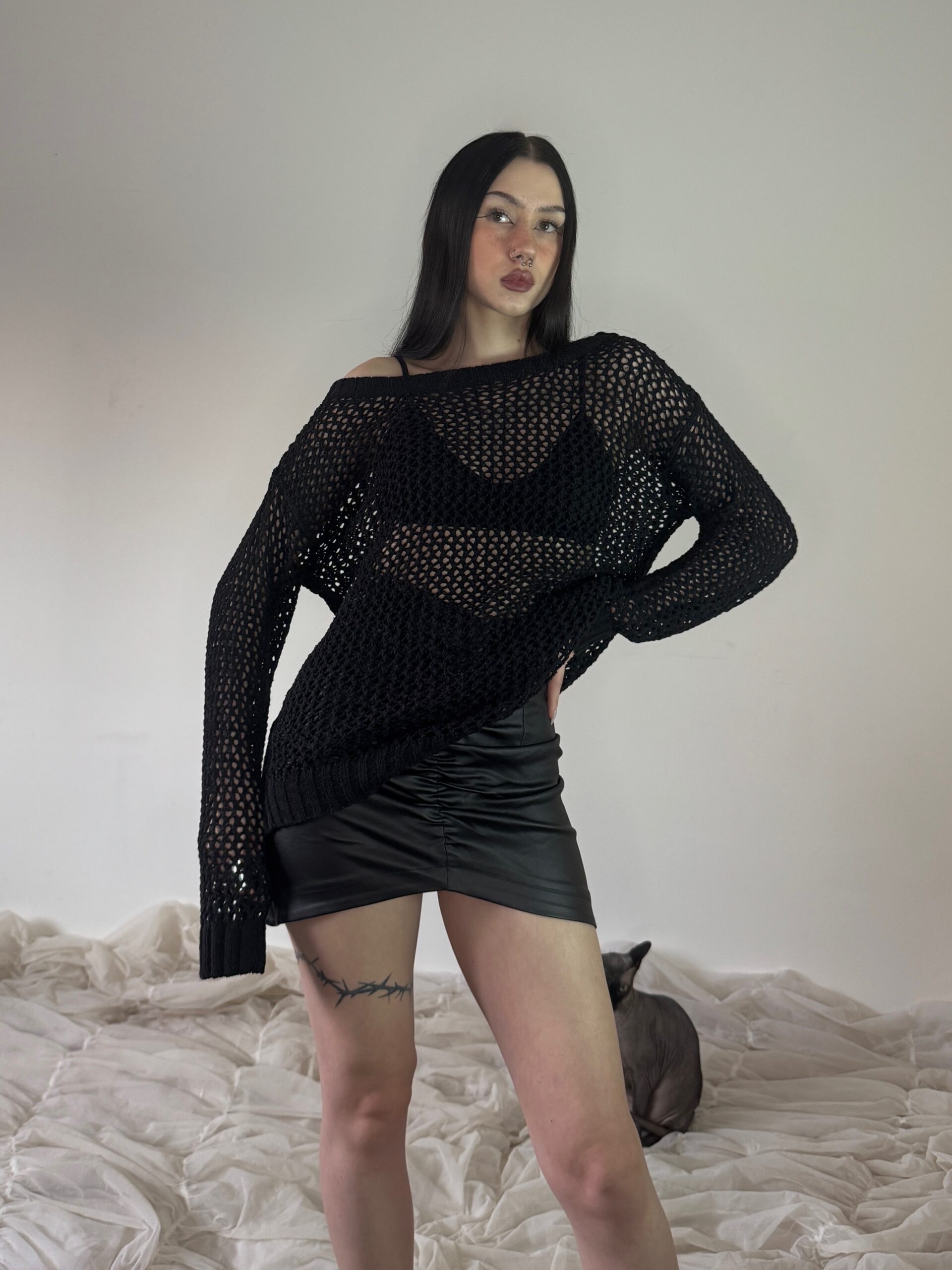 BLACK SWEATER - Obrázek 5