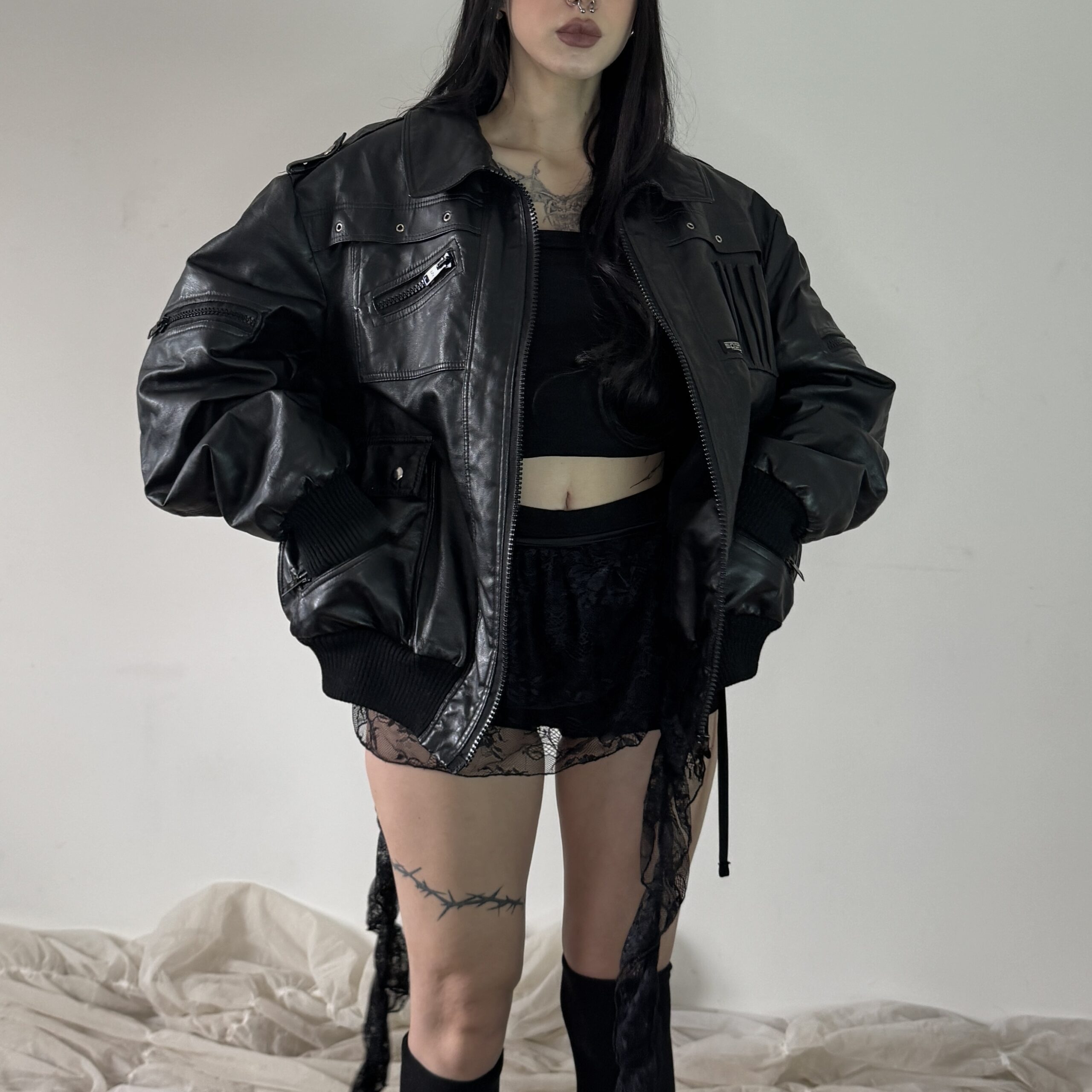 BLACK LEATHER BOMBER w SILVER DETAILS - Obrázek 18