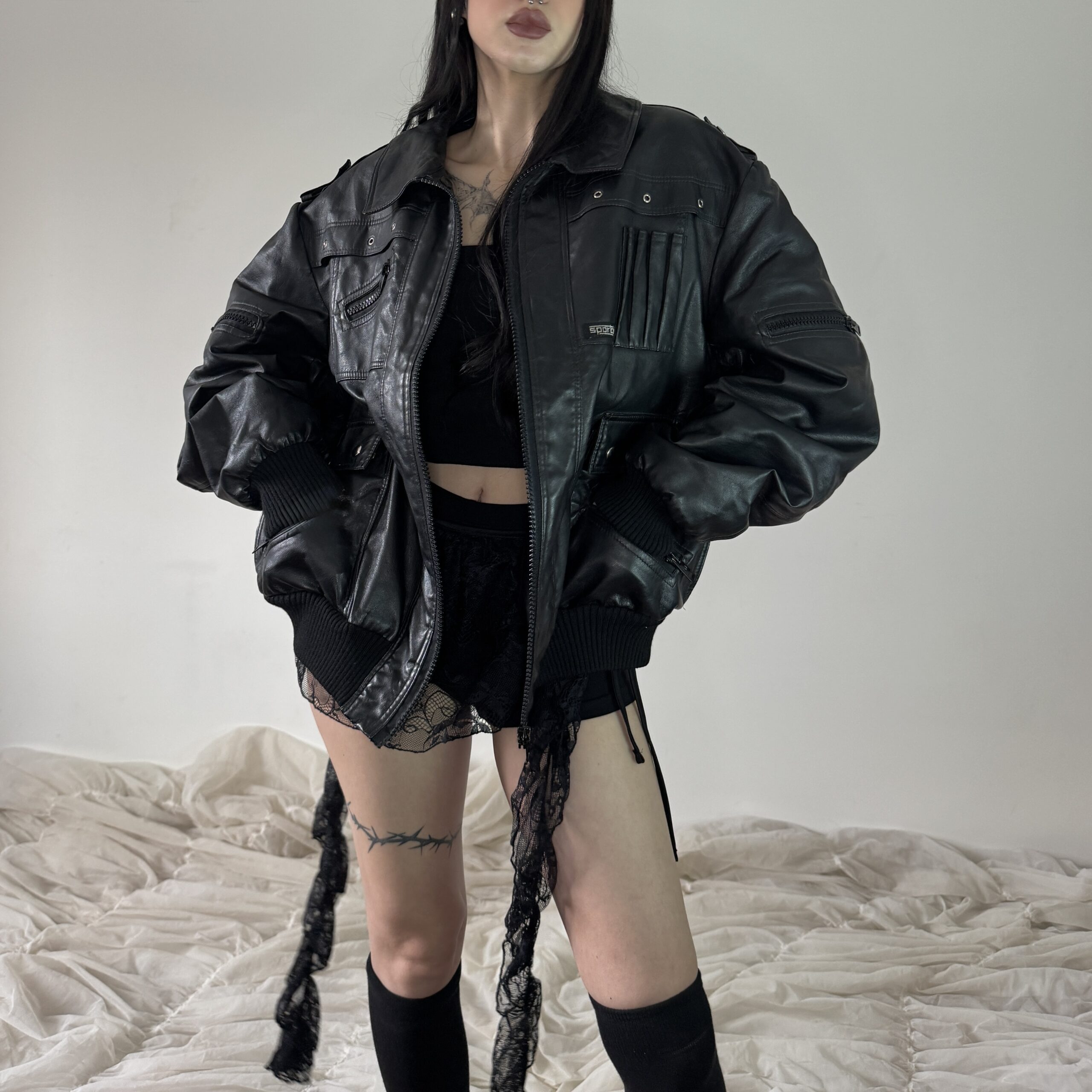BLACK LEATHER BOMBER w SILVER DETAILS - Obrázek 21