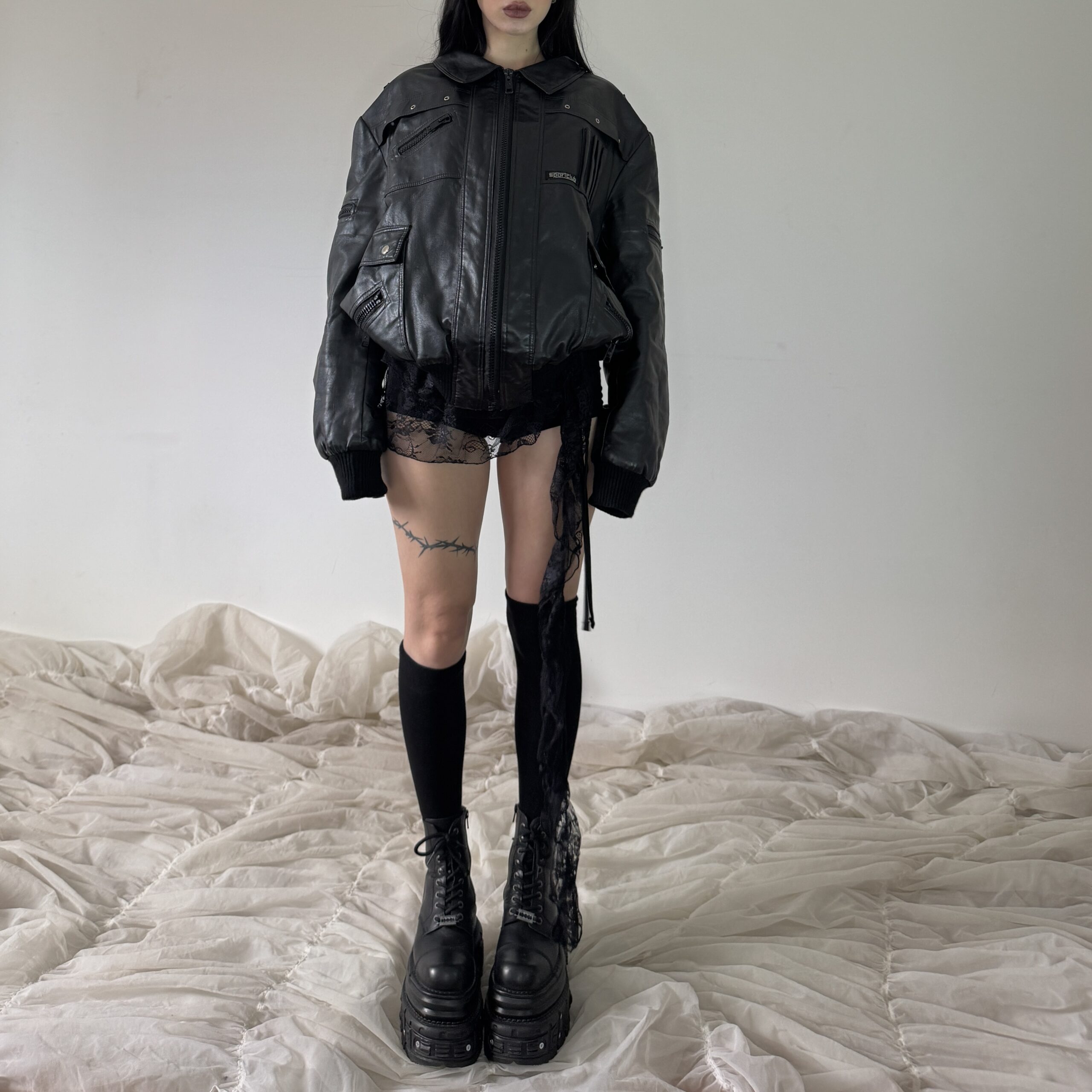 BLACK LEATHER BOMBER w SILVER DETAILS - Obrázek 24