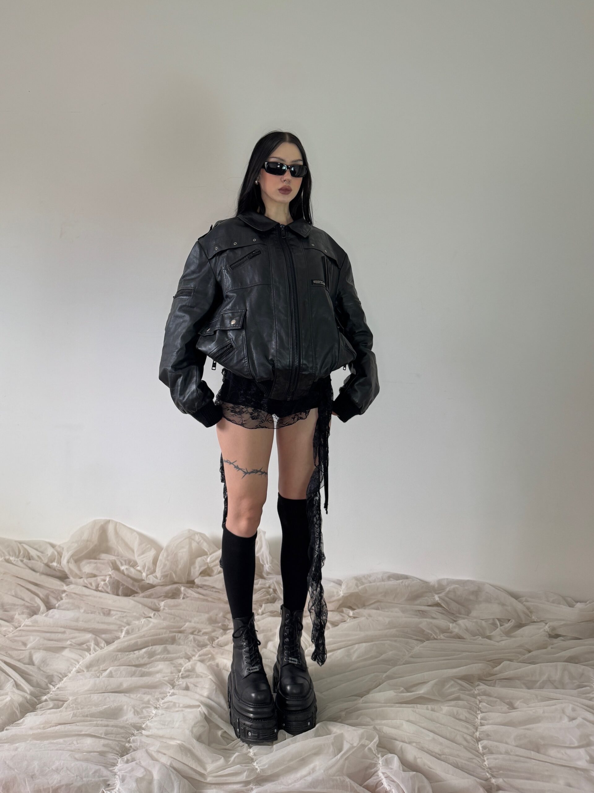 BLACK LEATHER BOMBER w SILVER DETAILS - Obrázek 16