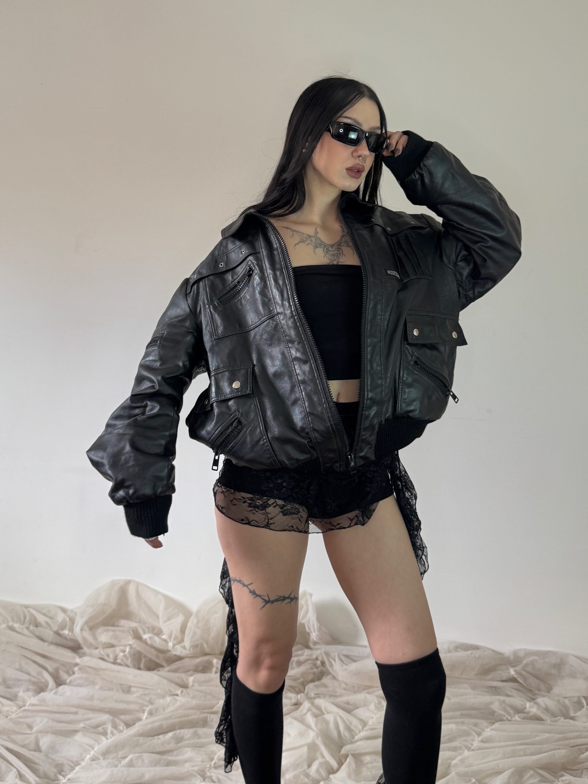 BLACK LEATHER BOMBER w SILVER DETAILS - Obrázek 6