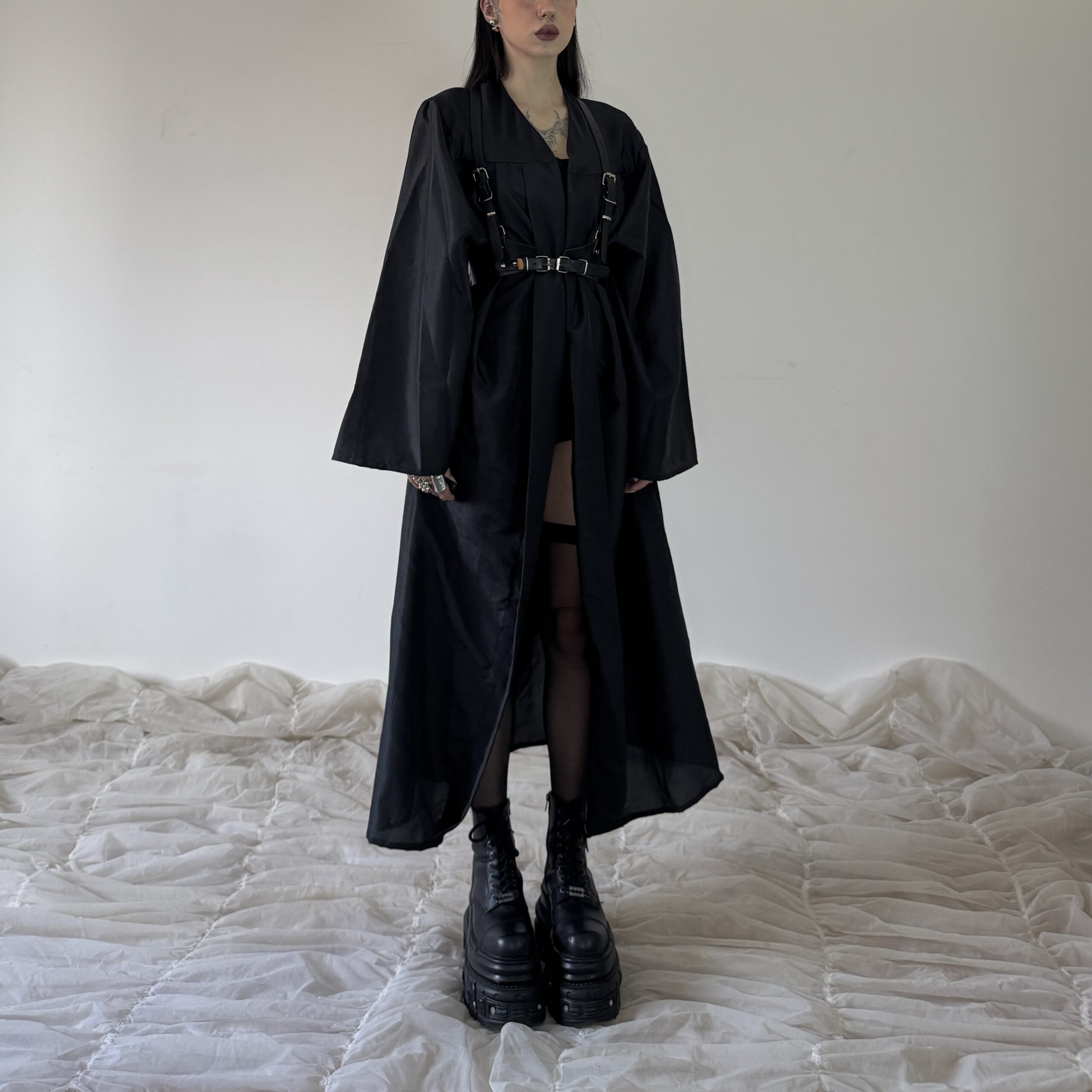 BLACK COAT - Obrázek 8