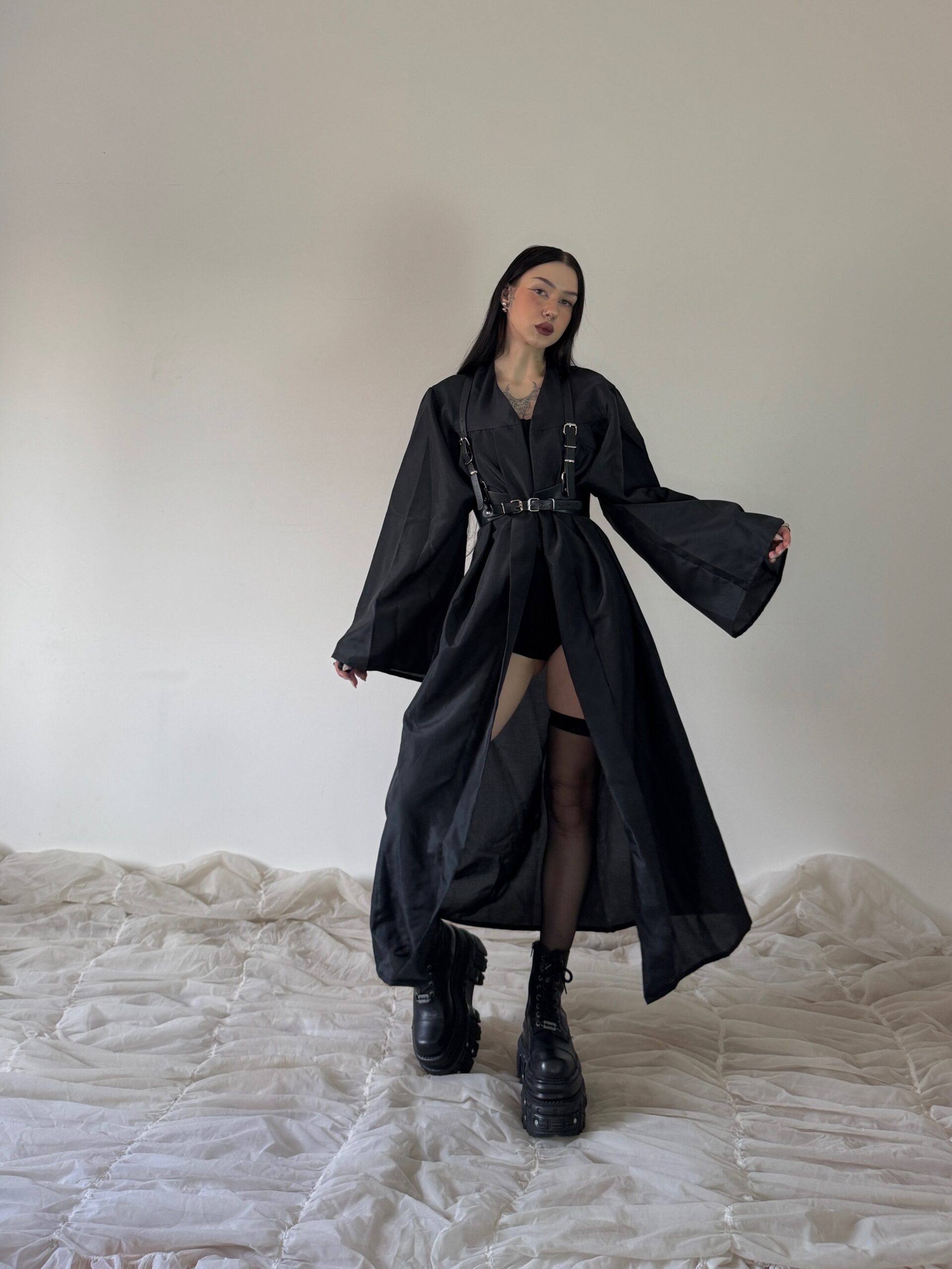 BLACK COAT - Obrázek 3