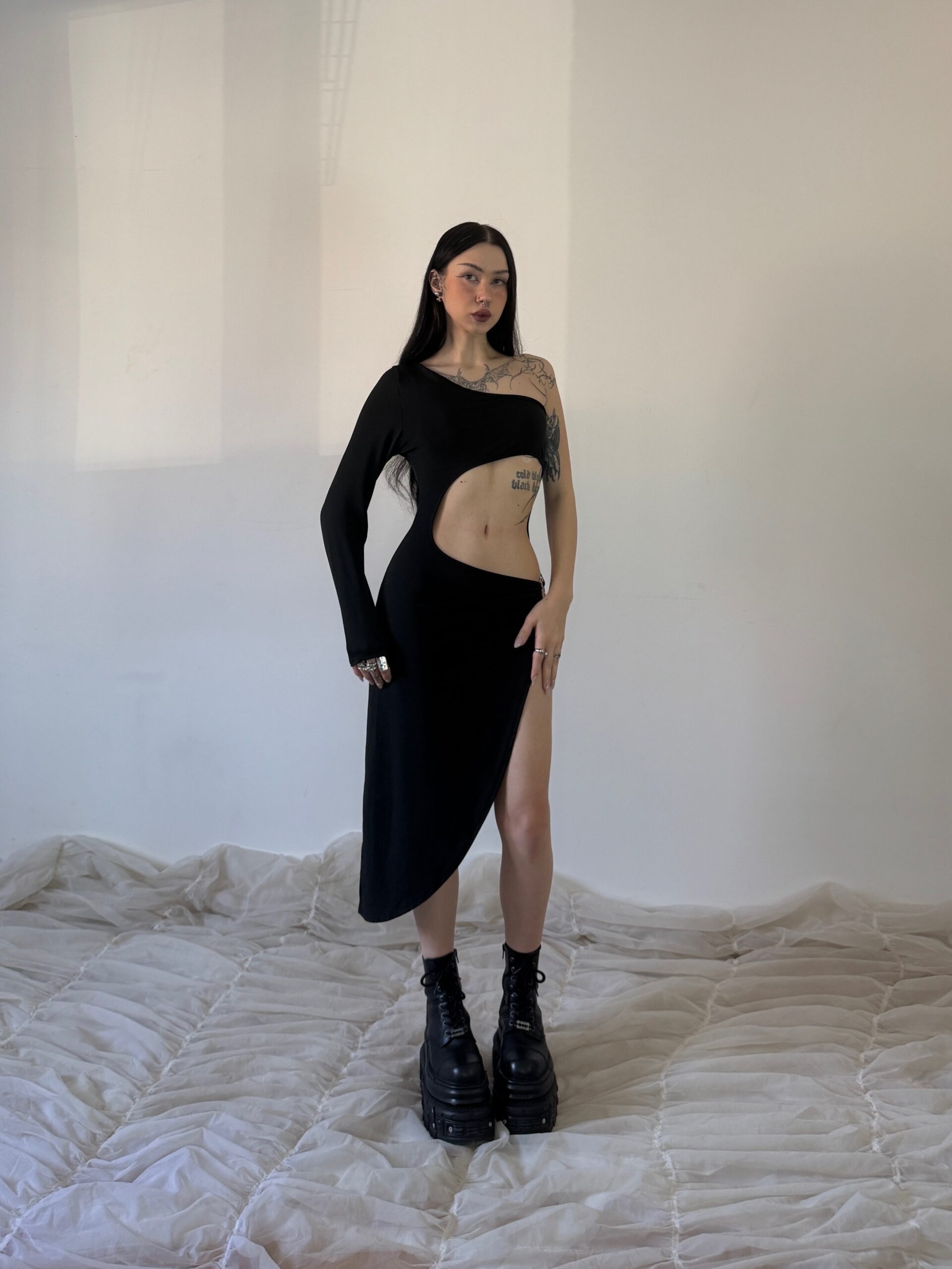 CUT OUT DRESS - Obrázek 3