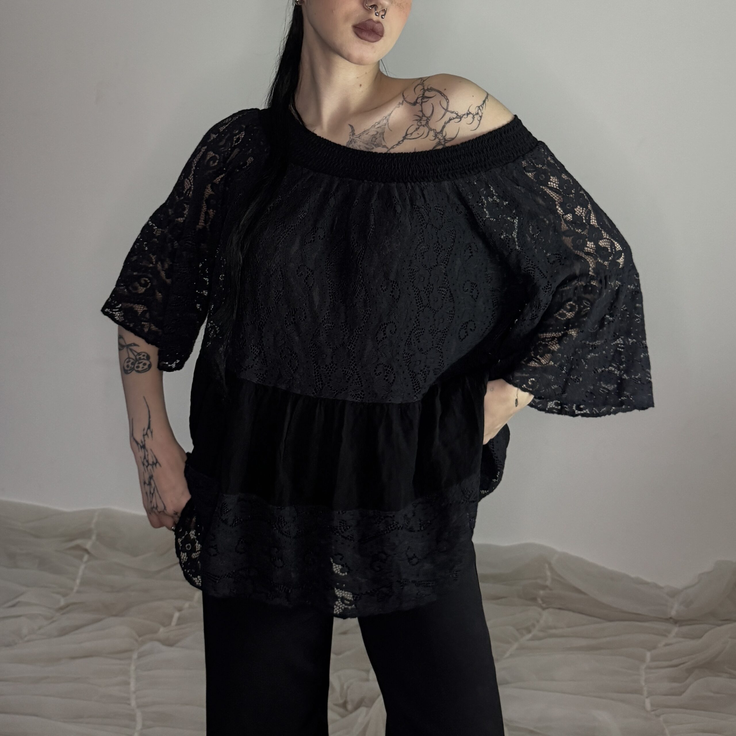 VINTAGE LACE TOP