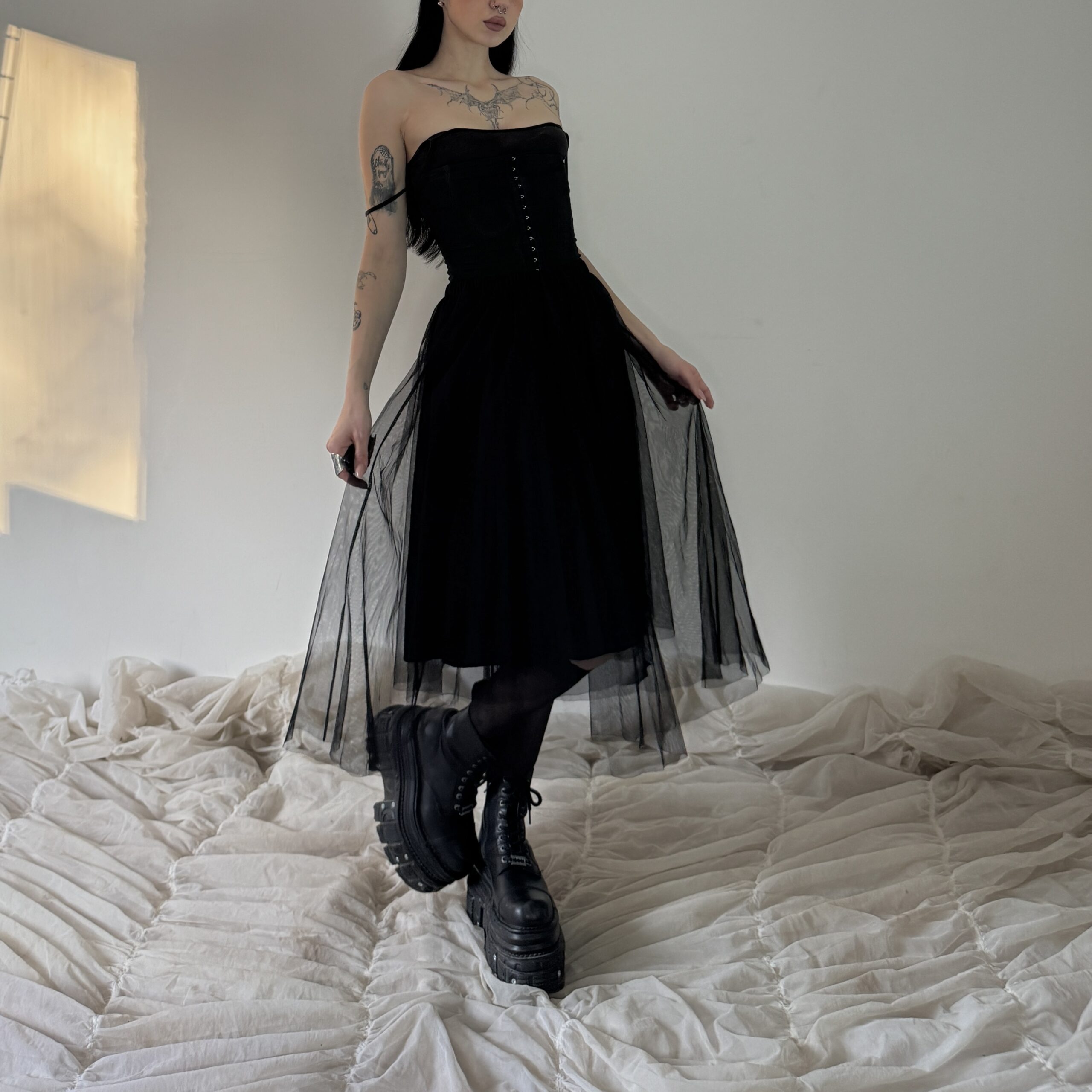 BLACK SKIRT