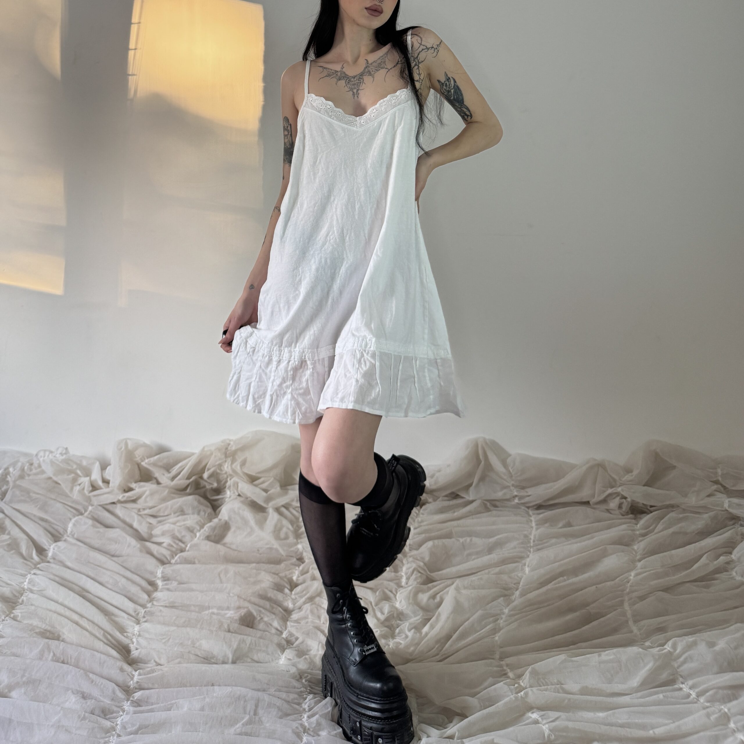 WHITE MINI DRESS - Obrázek 6