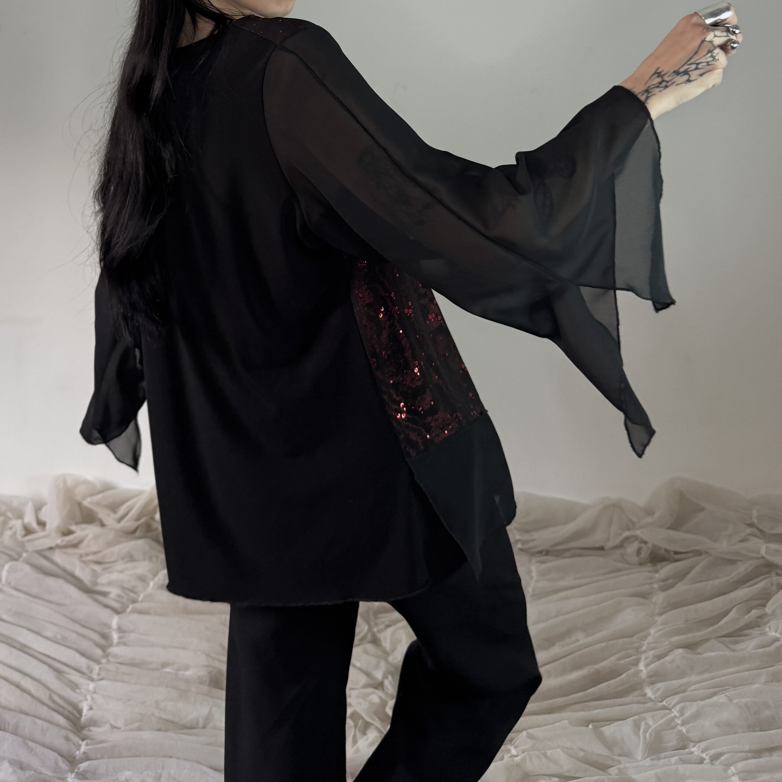 VINTAGE VAMPIRE BLOUSE - Obrázek 2