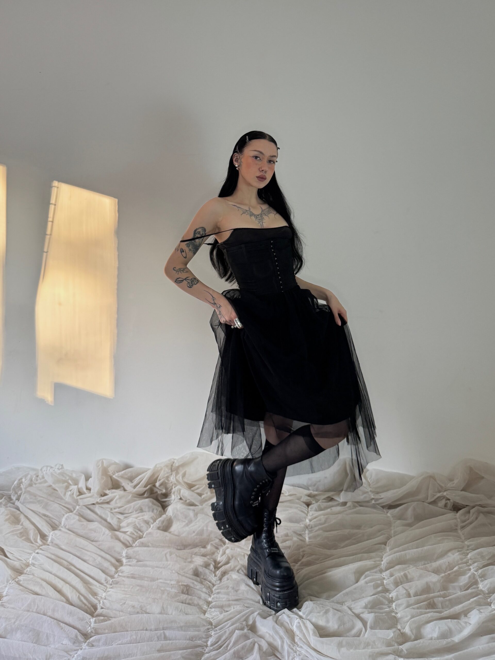 BLACK SKIRT - Obrázek 3