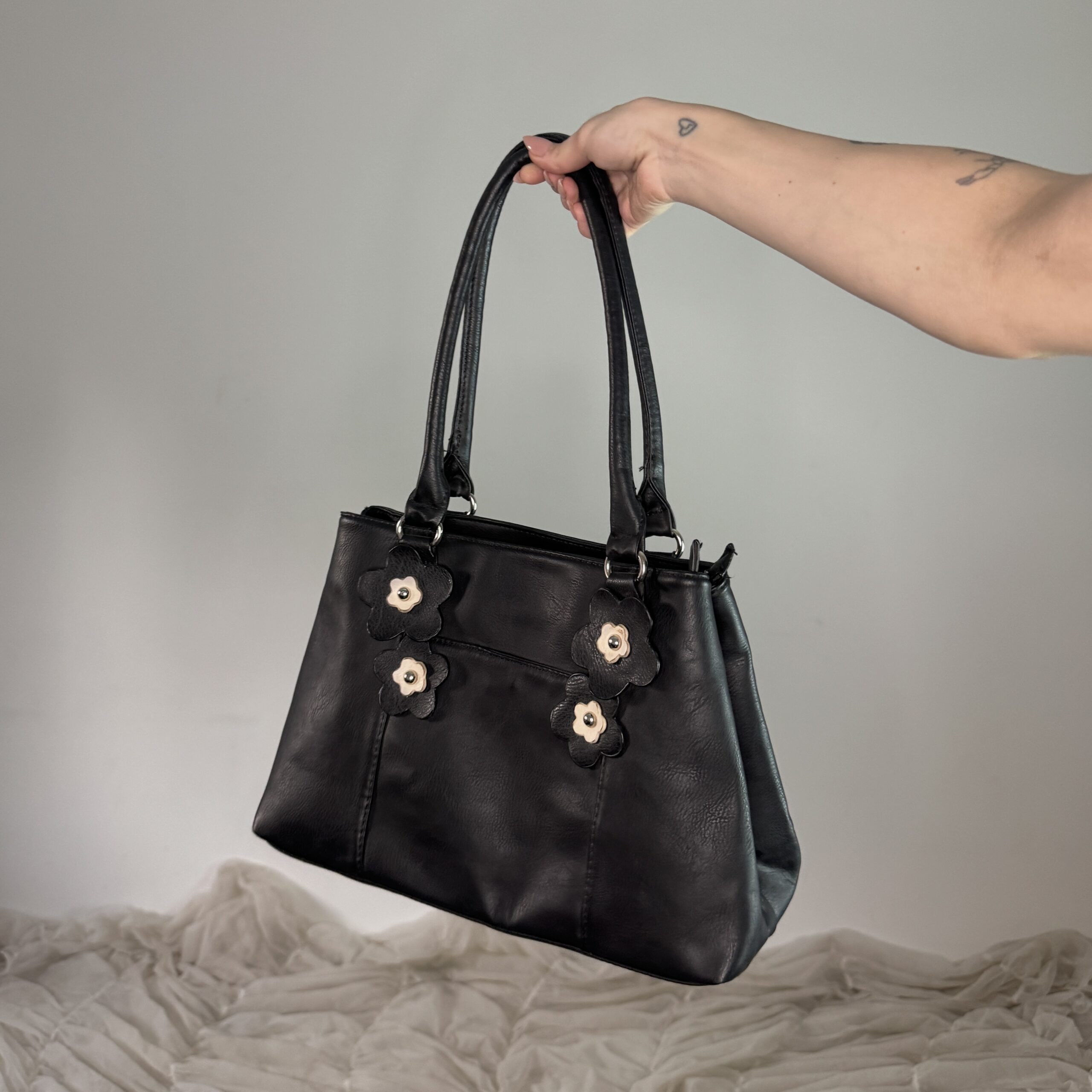 VINTAGE LEATHER BAG w FLOWERS