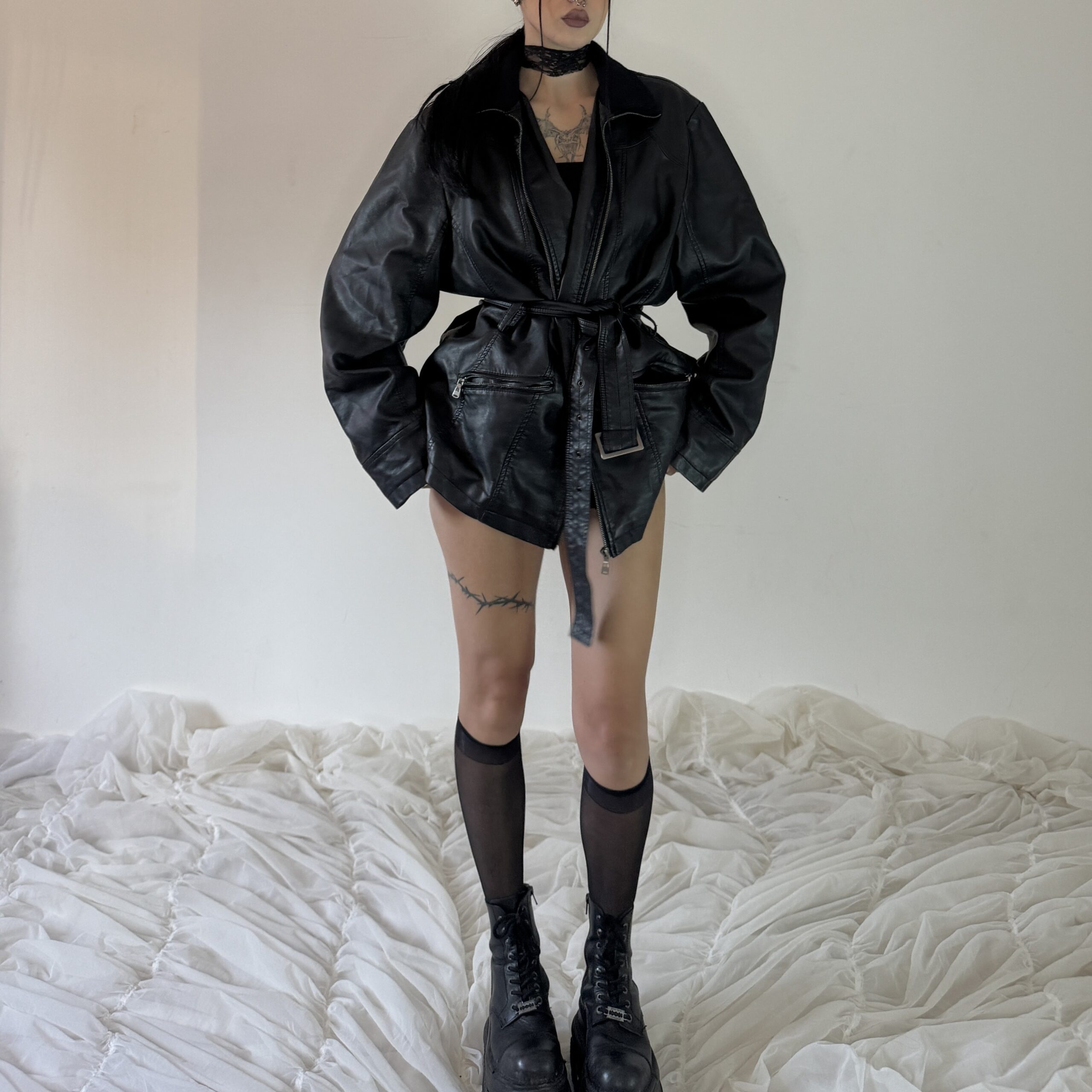 LEATHER JACKET w BELT - Obrázek 4