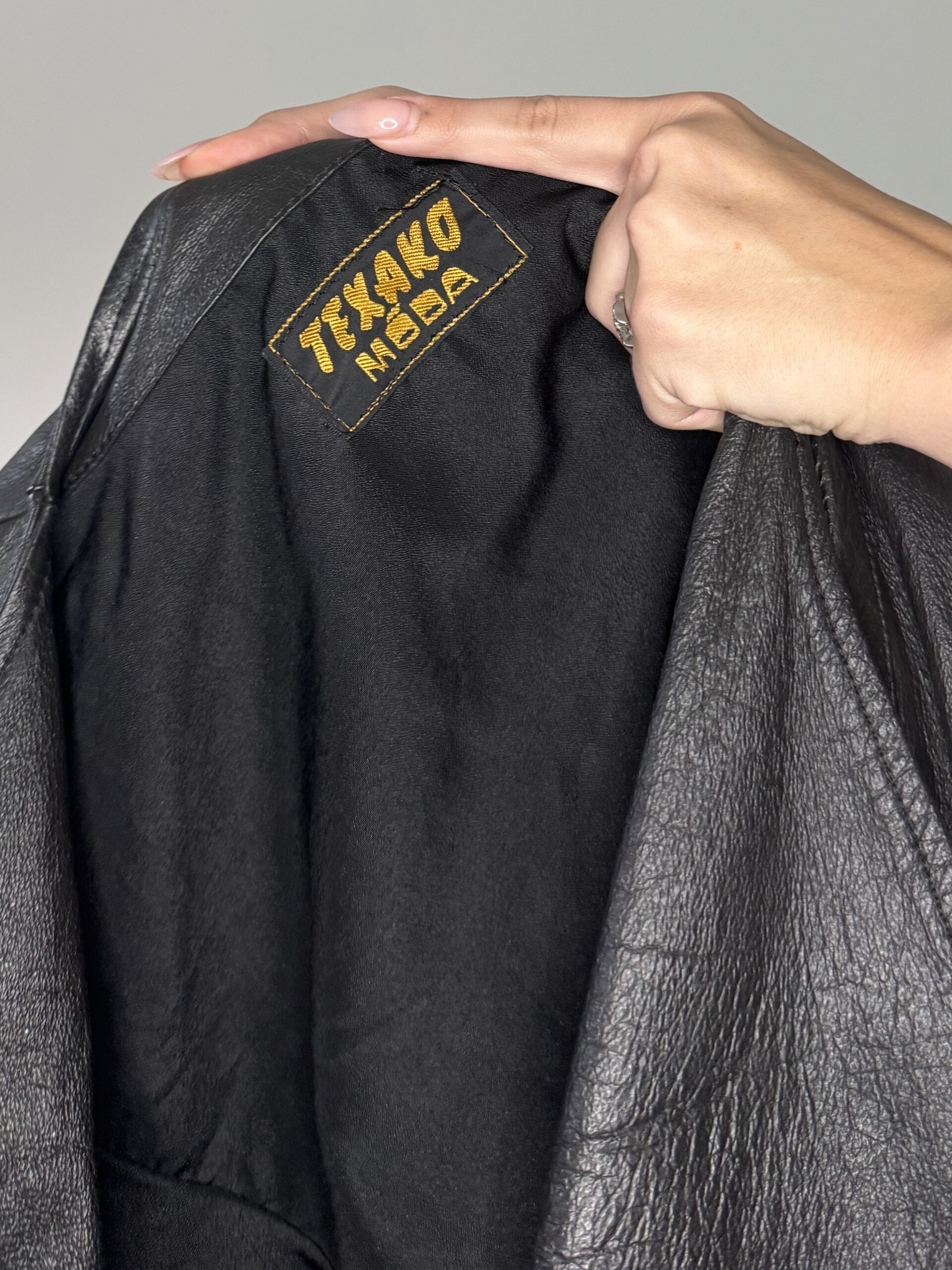 VINTAGE BLACK LEATHER JACKET / local vintage brand - Obrázek 15